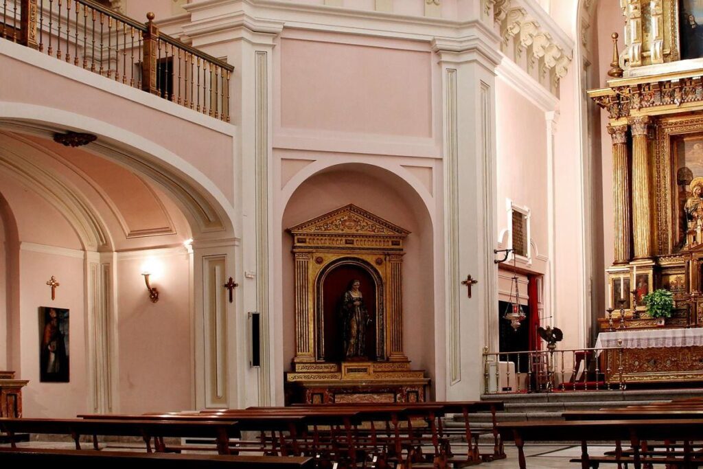 02-monasterio_de_santa_isabel_iglesia-1200x800