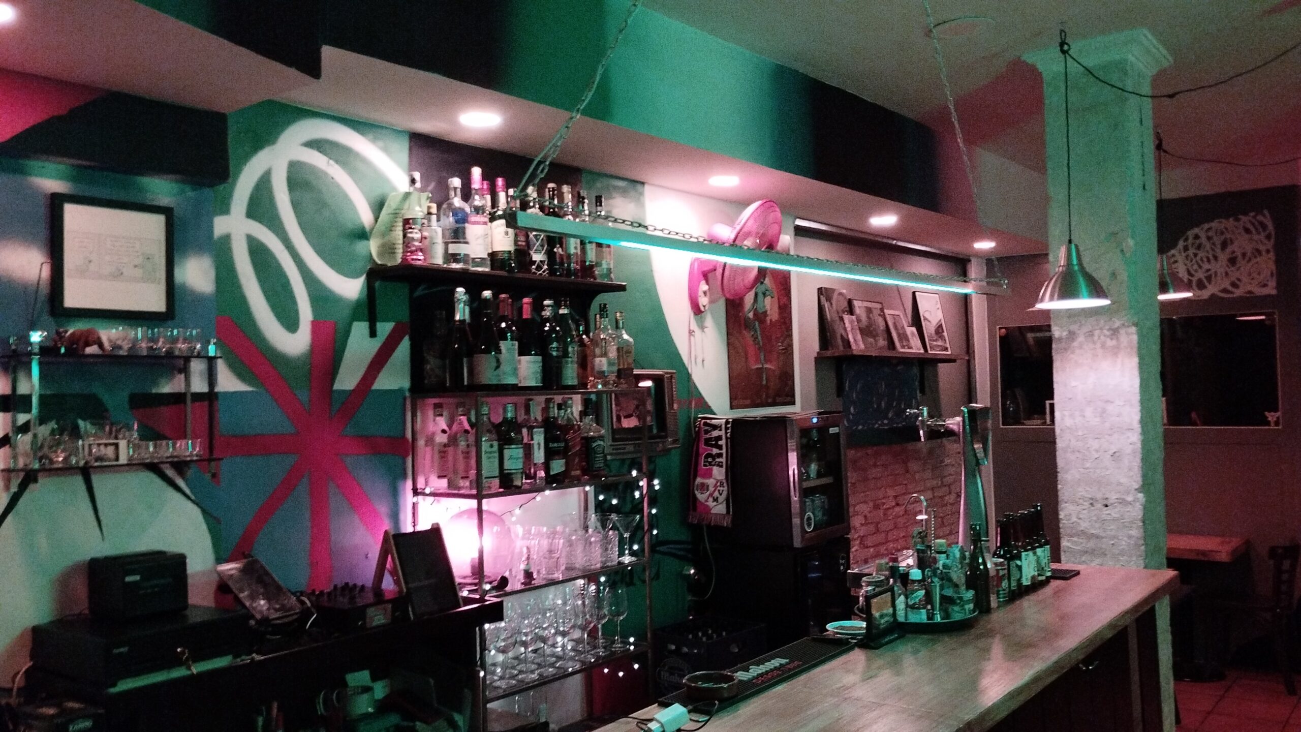 MACANUDOS 1 Hernán Macanudo