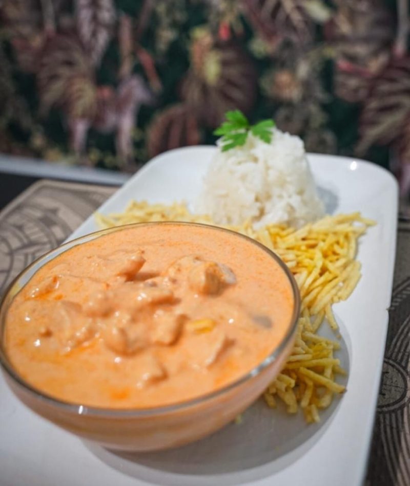 4 LA FILLE DU POULET