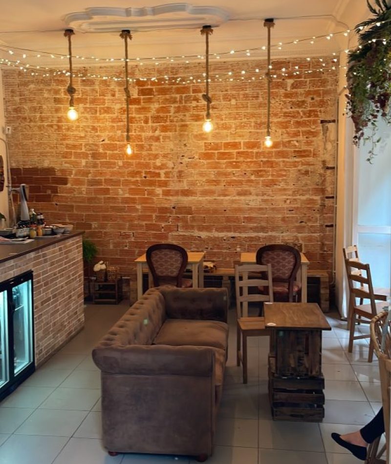 AA2482F5-4AEB-48B0-A2AD-40B0DDEF9260-Nwhite-Spain-madrid-576x1024