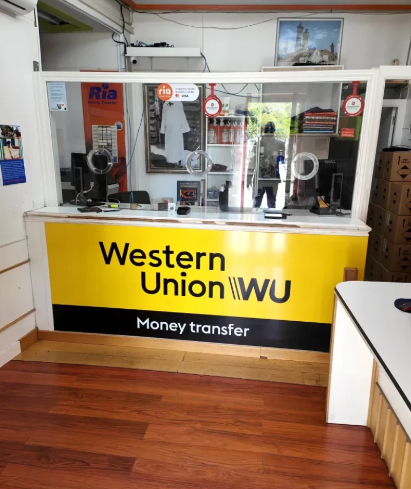 LOCUTORIO-TOUBA-DAROU-KHOUDOSS1-BAMBA-KANE-768x1024