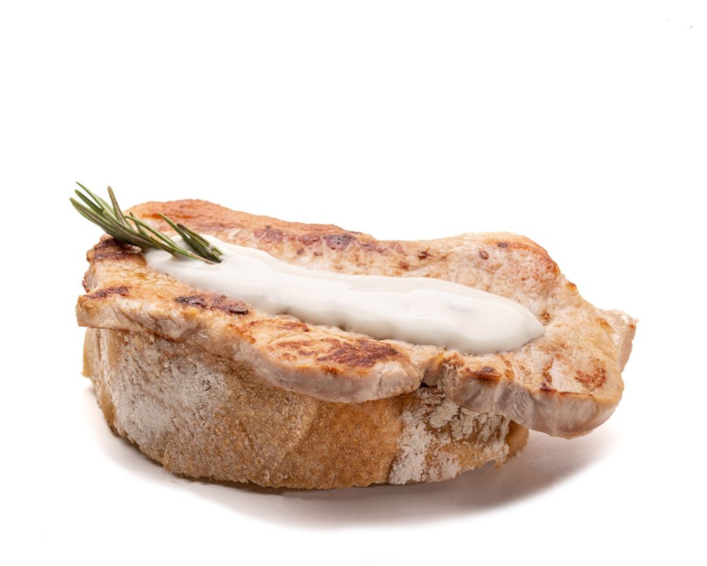 el-jamon-tosta-de-lomillako-con-crema-de-queso-asturiano-01