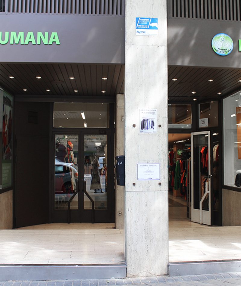 humana_tienda_secondhand_segunda_mano_ropa_madrid_ronda_atocha_lavapies_fachada