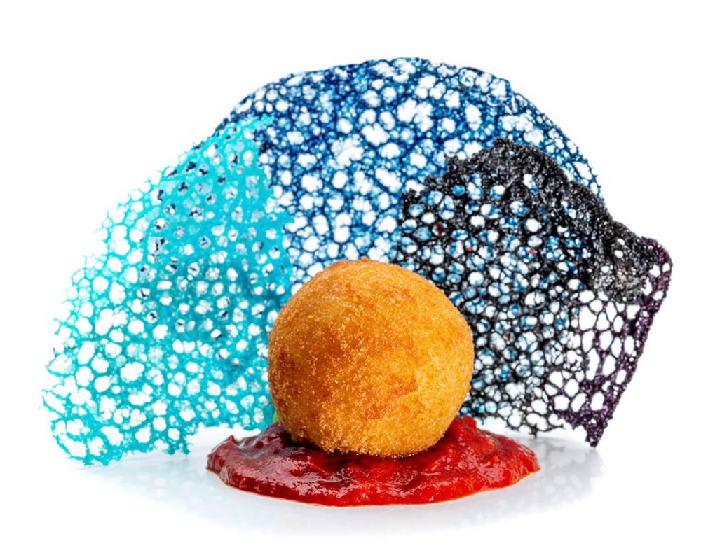 orishas-perla-de-bacalao-en-coral-con-salsa-de-camaron-rojo-01